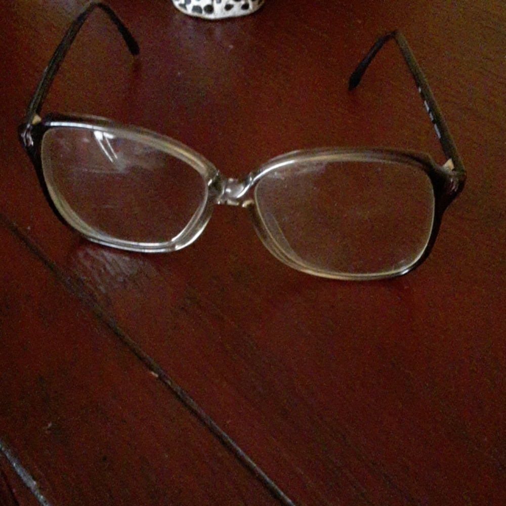 LUXOTTICA MILLIE Vintage look glasses